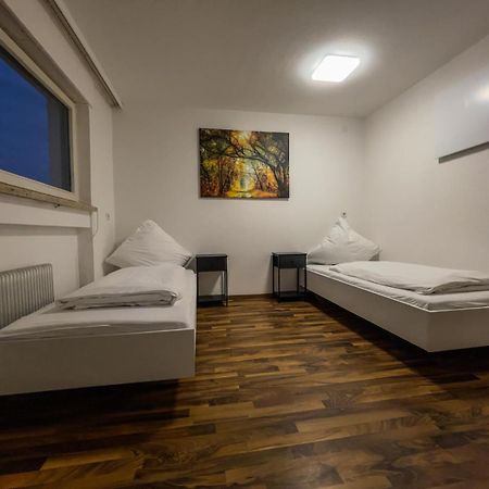 Budget Studio - 2 Einzelbetten - Parkplatz Дорнбірн Екстер'єр фото